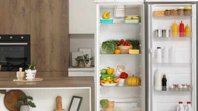 can-uncovered-food-damage-your-refrigerator-over-time.jpg