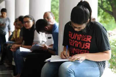 du-hikes-institution-level-fees-again-university-share-rises-17-in-six-months.jpg