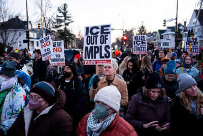 minneapolis-shuts-public-schools-following-ice-action-and-clashes.jpg