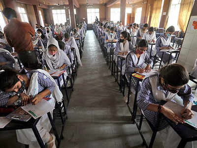 punjab-declares-holiday-for-all-schools-on-january-27.jpg
