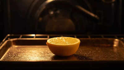 this-simple-lemon-trick-can-remove-bad-smells-from-your-oven-without-chemicals-image-source-ai-gener.jpeg