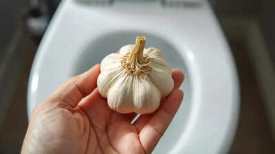 why-people-are-flushing-garlic-down-toilets-and-what-it-really-does.jpg