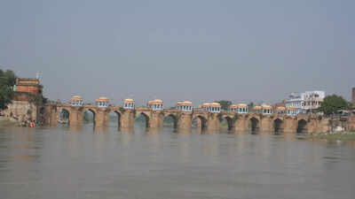 gomti-river.jpg