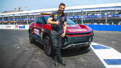 john-abraham-drives-mahindra-be-6-as-safety-car-at-goa-street-race.jpg