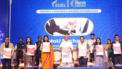 kerala-governor-rajendra-arlekar-urges-students-to-embrace-skill-based-education-and-job-creation.jp_.jpeg