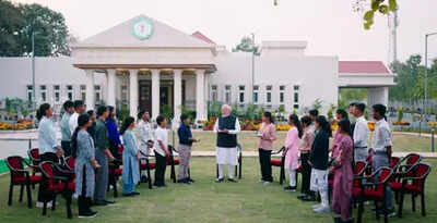 ppc-2026-pm-modi-shares-example-of-using-ai-to-choose-biographies.jpg