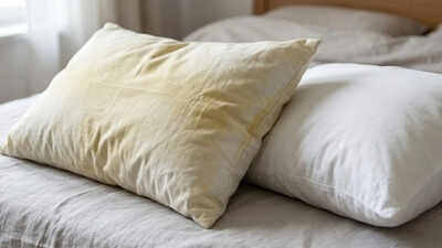 best-homemade-solutions-for-cleaning-yellow-pillows.jpg