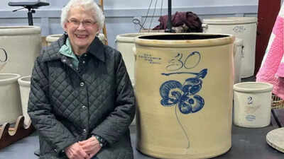 nebraska-womans-20-crock-becomes-auction-surprise-selling-for-a-whopping-32000.jpg