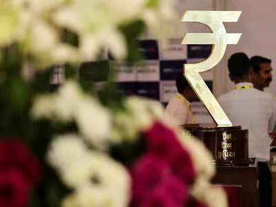 rupee-likely-to-bounce-back-in-second-half-of-next-fiscal-despite-current-weakness-sbi-report.jpg