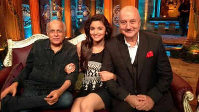 22-1406017624-aliabhatt-anupamkher-1.jpg