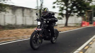 flying-flea-c6-electric-motorcycle-review-smallest-royal-enfield-with-the-biggest-shift.jpg