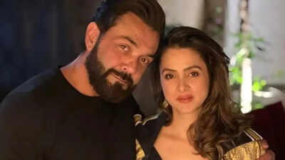 2677963-bobby-deol-tanya-deol.jpg