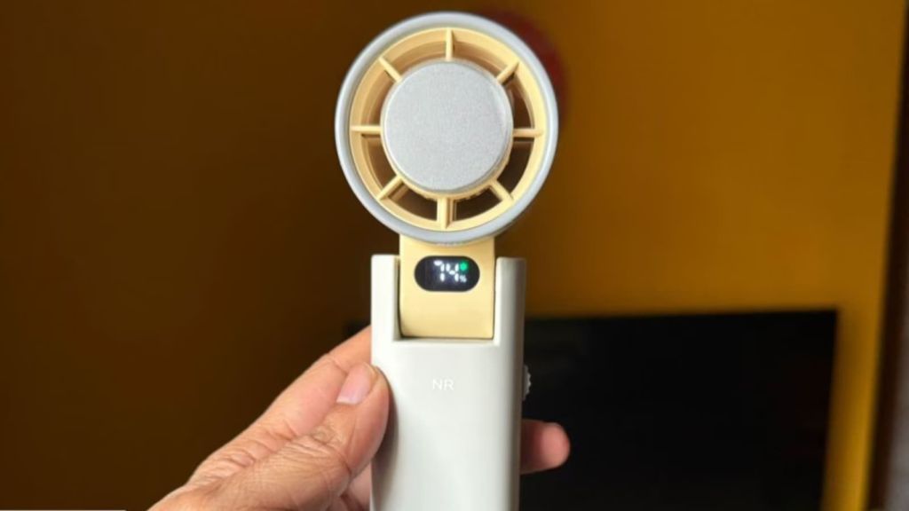 Nuuk-Handheld-fan.png