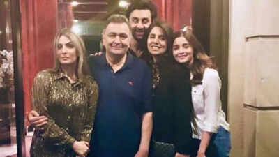 aliabhattposesforpictureswithranbirkapoor.jpg