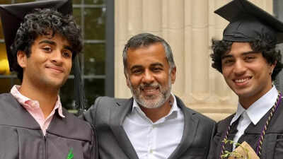 chetan-bhagat.jpg