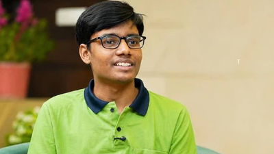 jee-advanced-air-1-shubham-kumar-credits-familys-sacrifices-for-his-success.jpg
