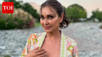 lisa-ray-recalls-her-battle-with-multiple-myeloma-the-doctor-told-me-i-had-five-years-opens-up-about.jpeg