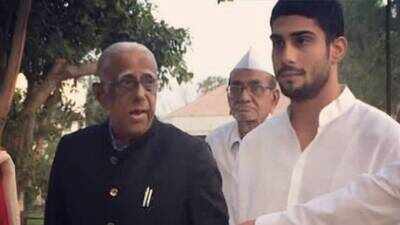 prateik-smita-patil-remembers-grandfather-on-fathers-day-makes-no-mention-of-raj-babbar.jpg