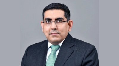 puneet-sharma-cfo-at-axis-bank.jpg