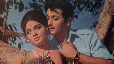 rekhas-controversial-forced-kiss-with-biswajeet-was-a-planned-publicity-stunt-claims-senior-journali.jpeg