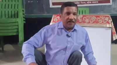 differently-abled-teacher-takes-tuition-classes-every-day-wins-hearts-with-his-dedication-and-heartw.jpeg