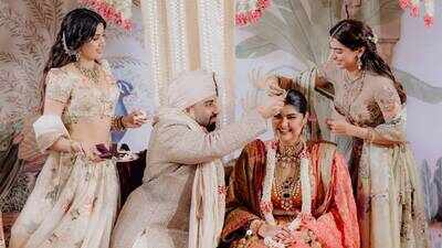 first-wedding-pictures-anshula-kapoor-marries-longtime-beau-rohan-thakkar-janhvi-kapoor-and-khushi-k.jpeg