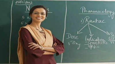 karnataka-launches-statewide-teacher-training-programme-to-strengthen-bilingual-education-in-governm.jpeg
