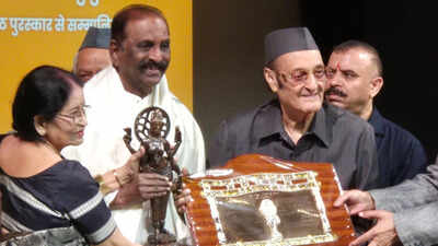 vairamuthu.jpg